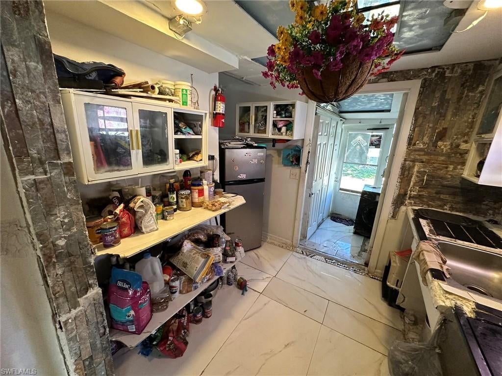 LOVEJOY PARK - Residential Lease