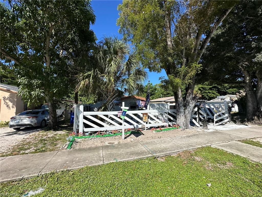 Welcome to 2343 Canal St, conveniently located in Fort Myers! This rental property offers 2 bedrooms and 2 bathrooms, providing a practical and comfortable living space. Featuring tile flooring, window A/C units, and a fenced outdoor area, this property is conveniently situated near shopping, dining, schools, and major roadways, with easy access to Downtown Fort Myers. A great opportunity for those looking for a conveniently located rental home. Schedule your showing today!