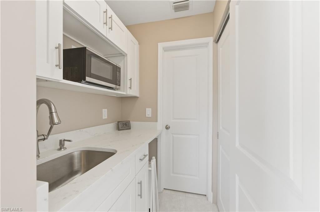 LITTLE HICKORY SHORES - Residential