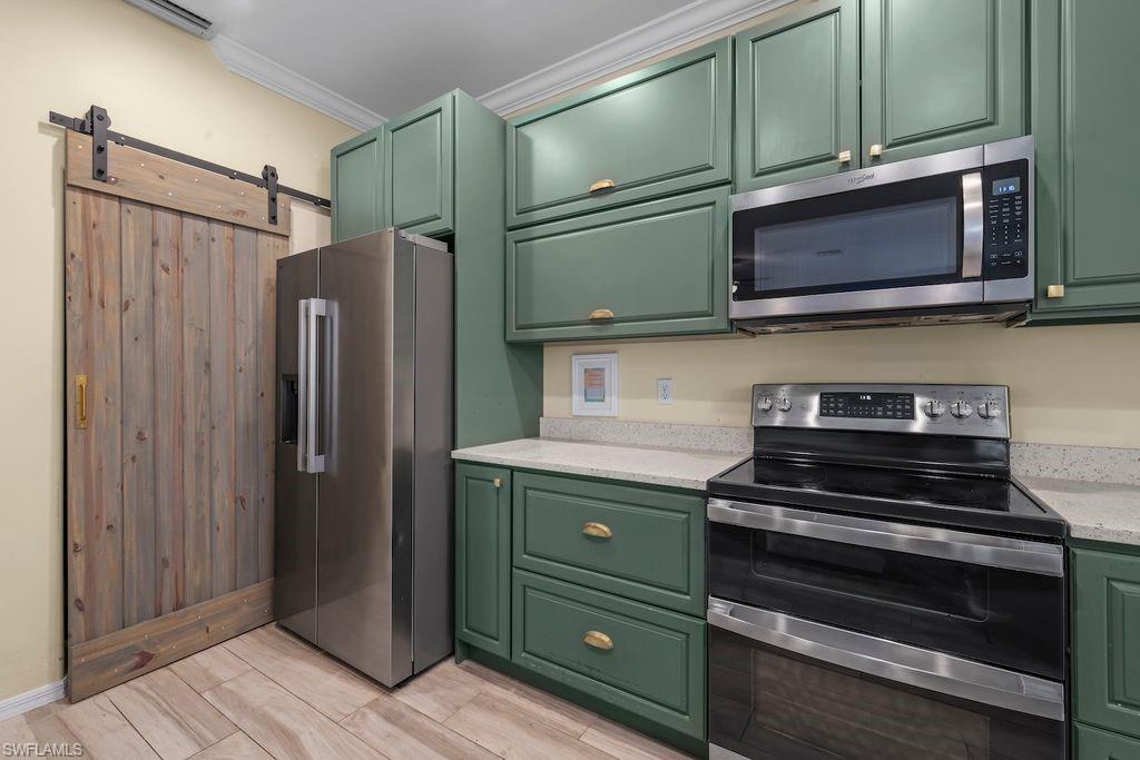 COLONIAL SHORES - Residential