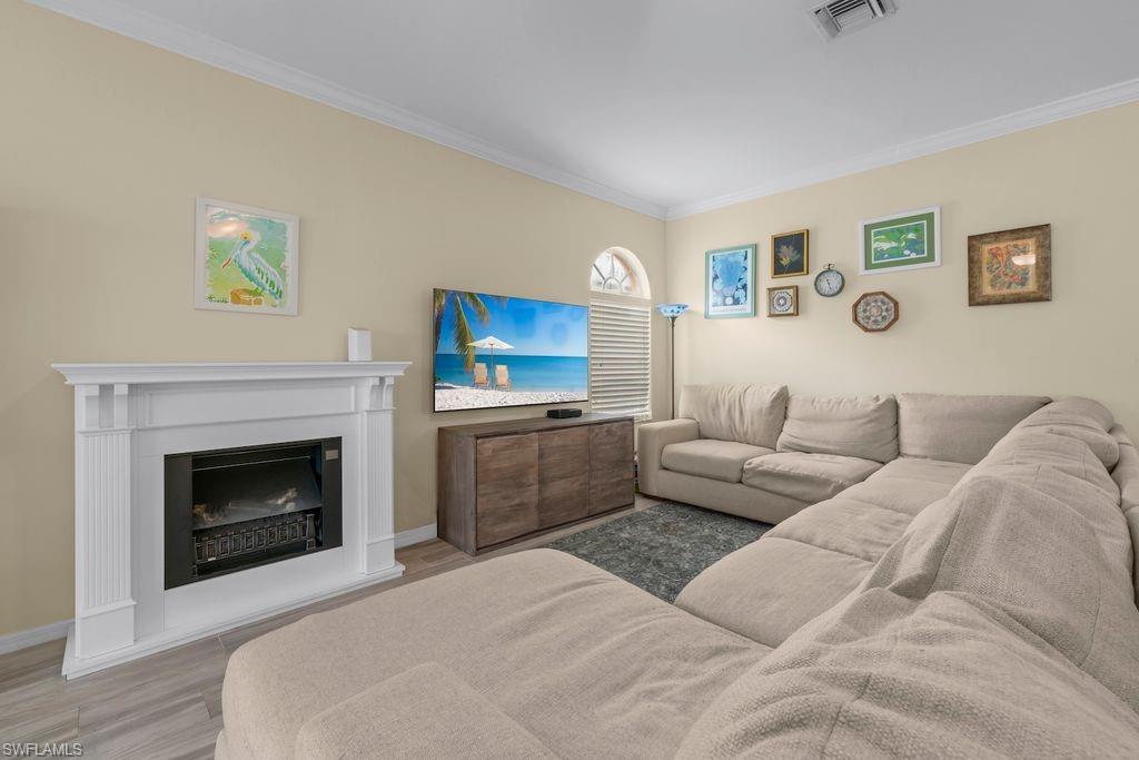 COLONIAL SHORES - Residential