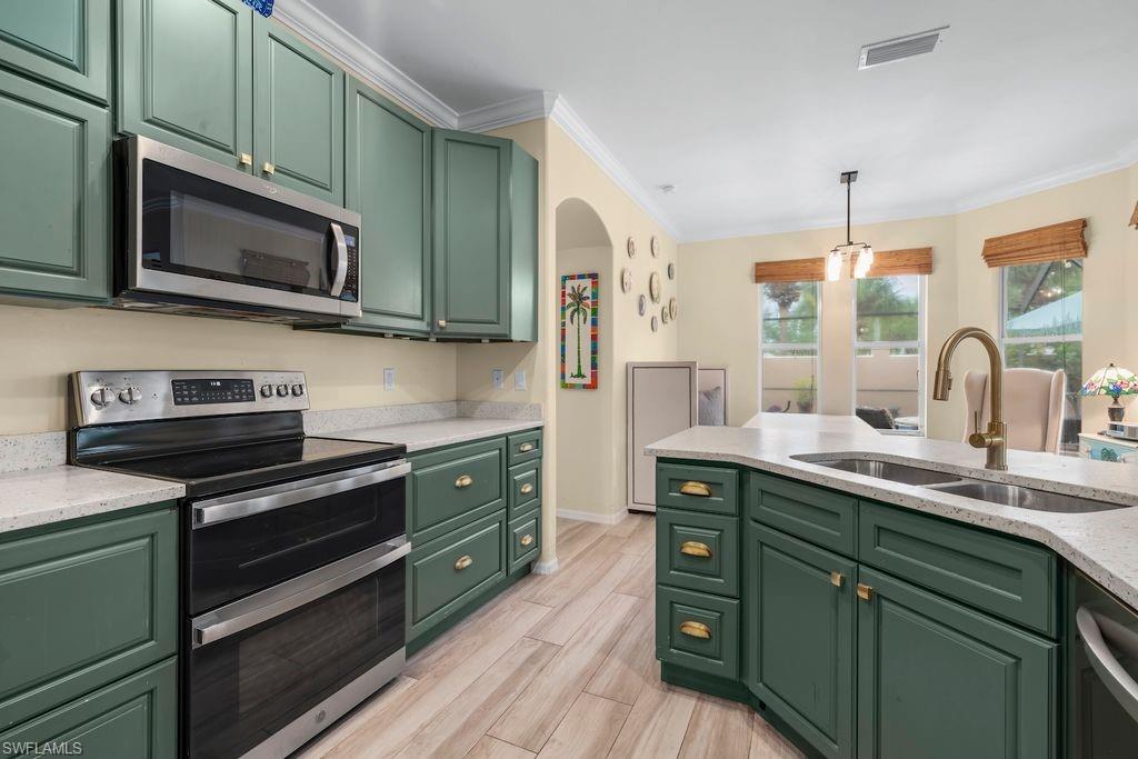 COLONIAL SHORES - Residential