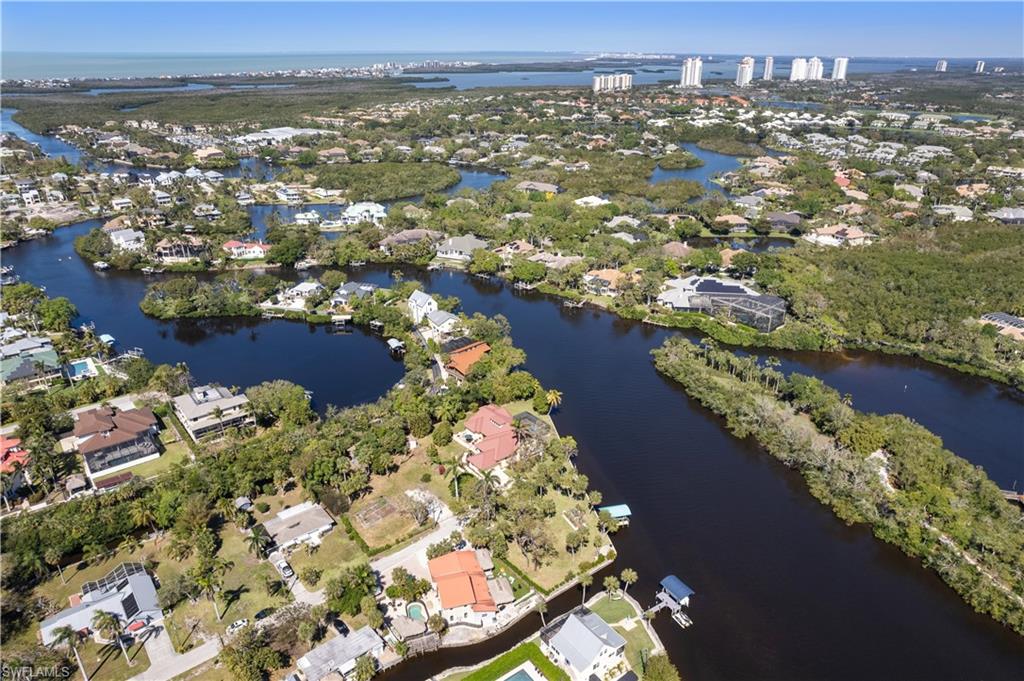IMPERIAL SHORES - Residential