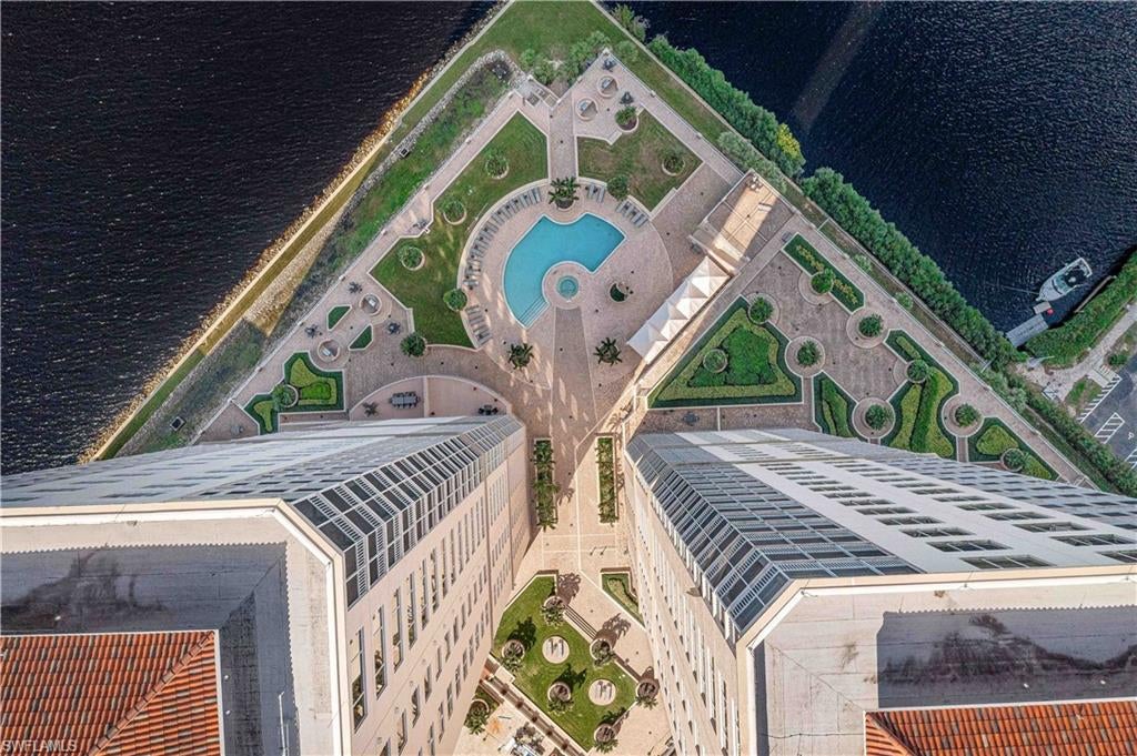 HIGH POINT PLACE - Residential