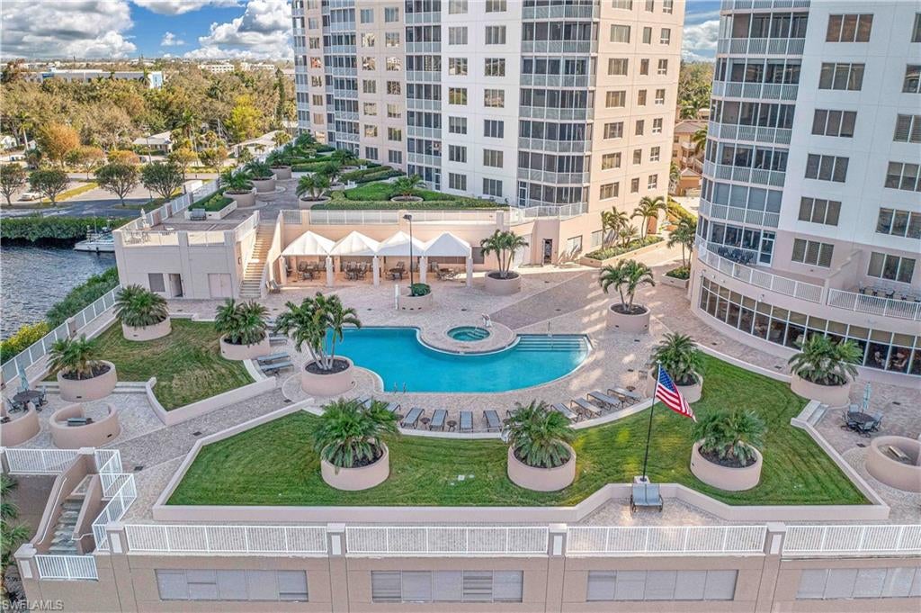 HIGH POINT PLACE - Residential