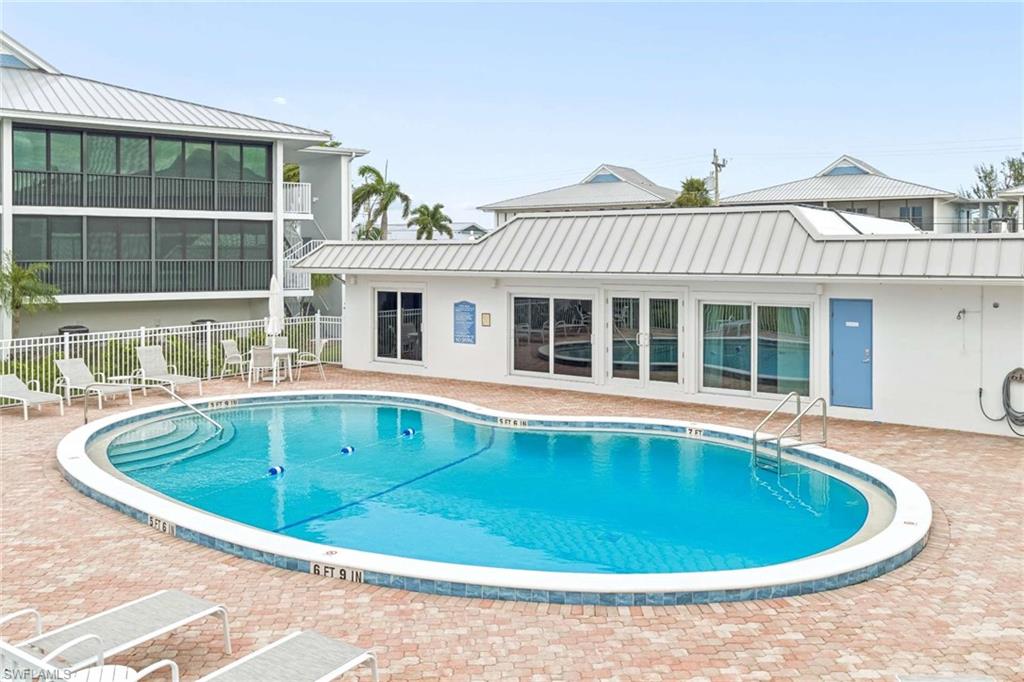 SUNSET SOUTH CONDO - Residential