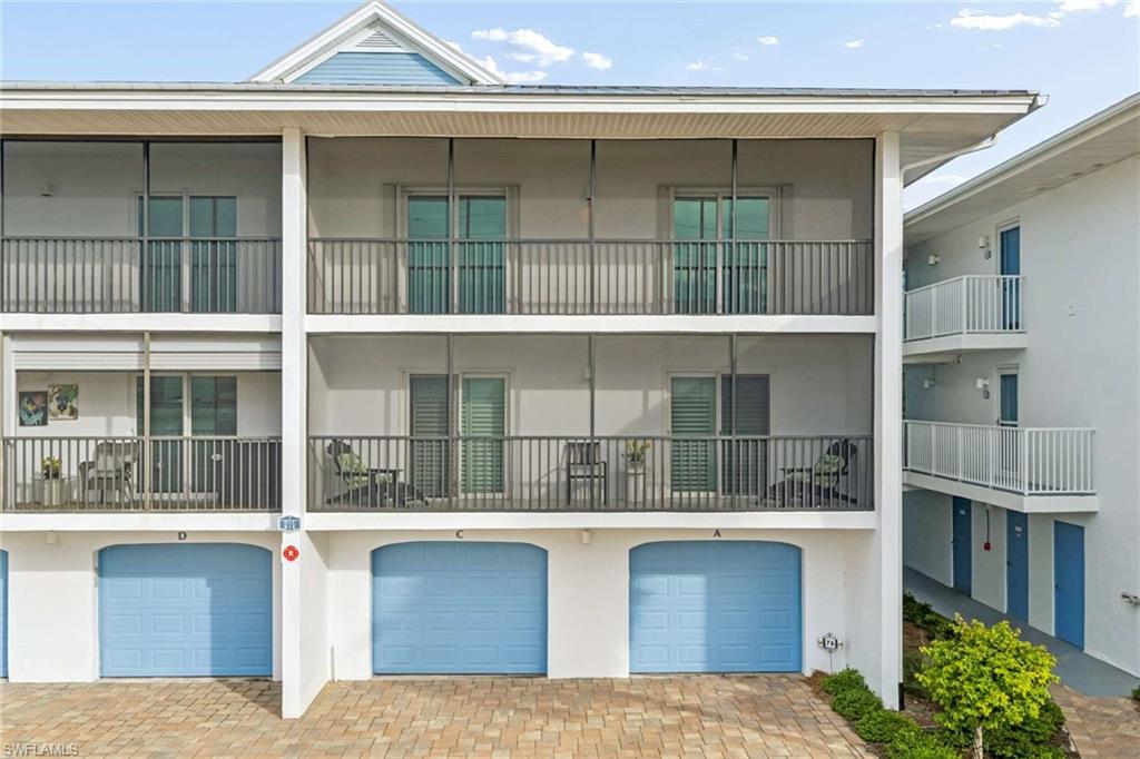 SUNSET SOUTH CONDO - Residential