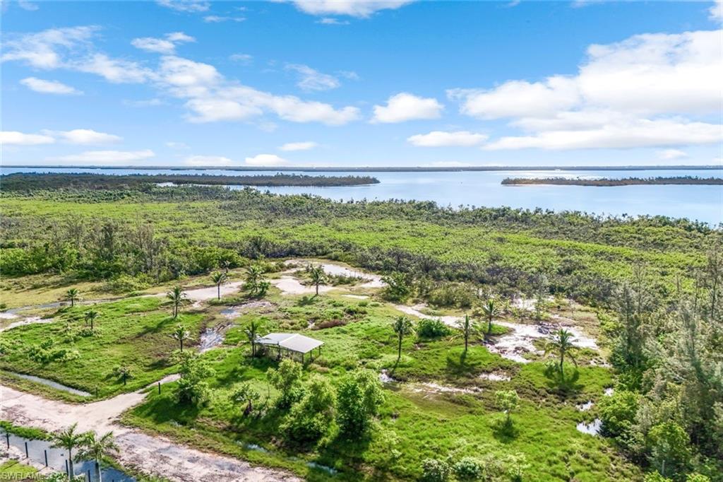 ACREAGE - Land