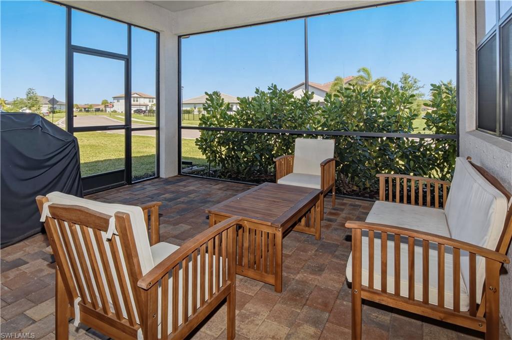 HAMPTON LAKES - Residential