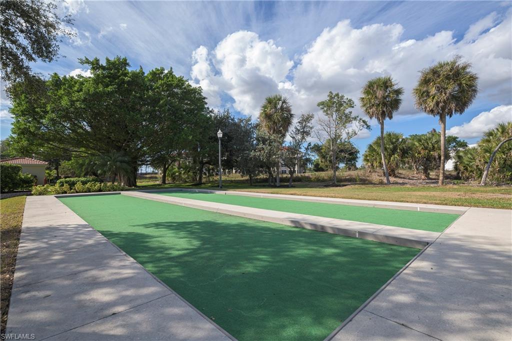 FAIRWAY VILLAS - Residential