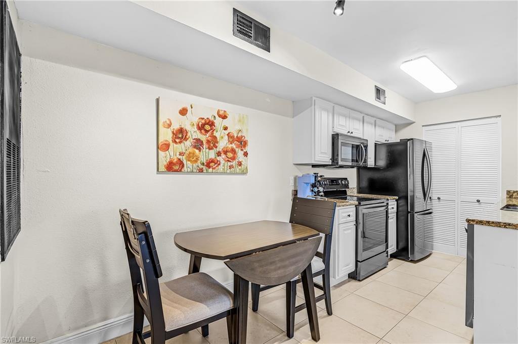 VENETIAN PALMS - Residential