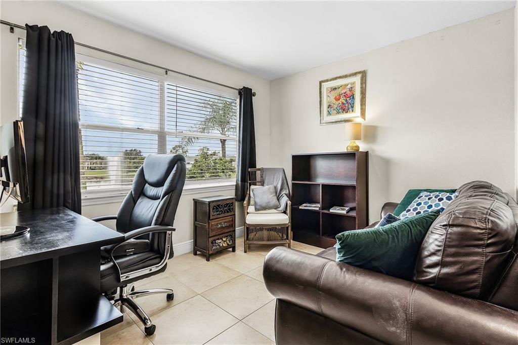 VENETIAN PALMS - Residential