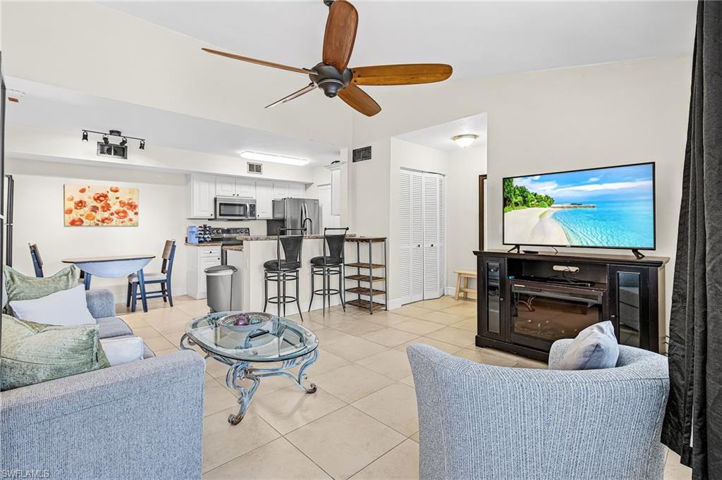 VENETIAN PALMS - Residential