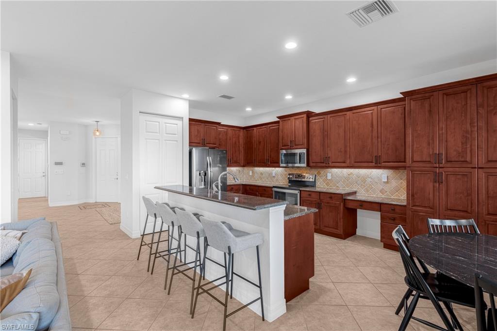 BOTANICA LAKES - Residential