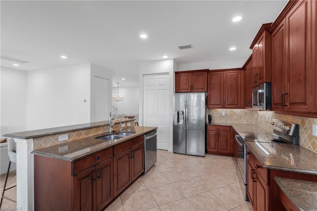 BOTANICA LAKES - Residential