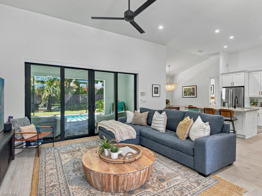 MARCO BEACH - Residential
