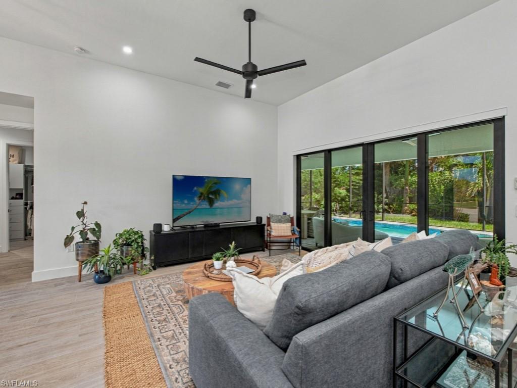 MARCO BEACH - Residential