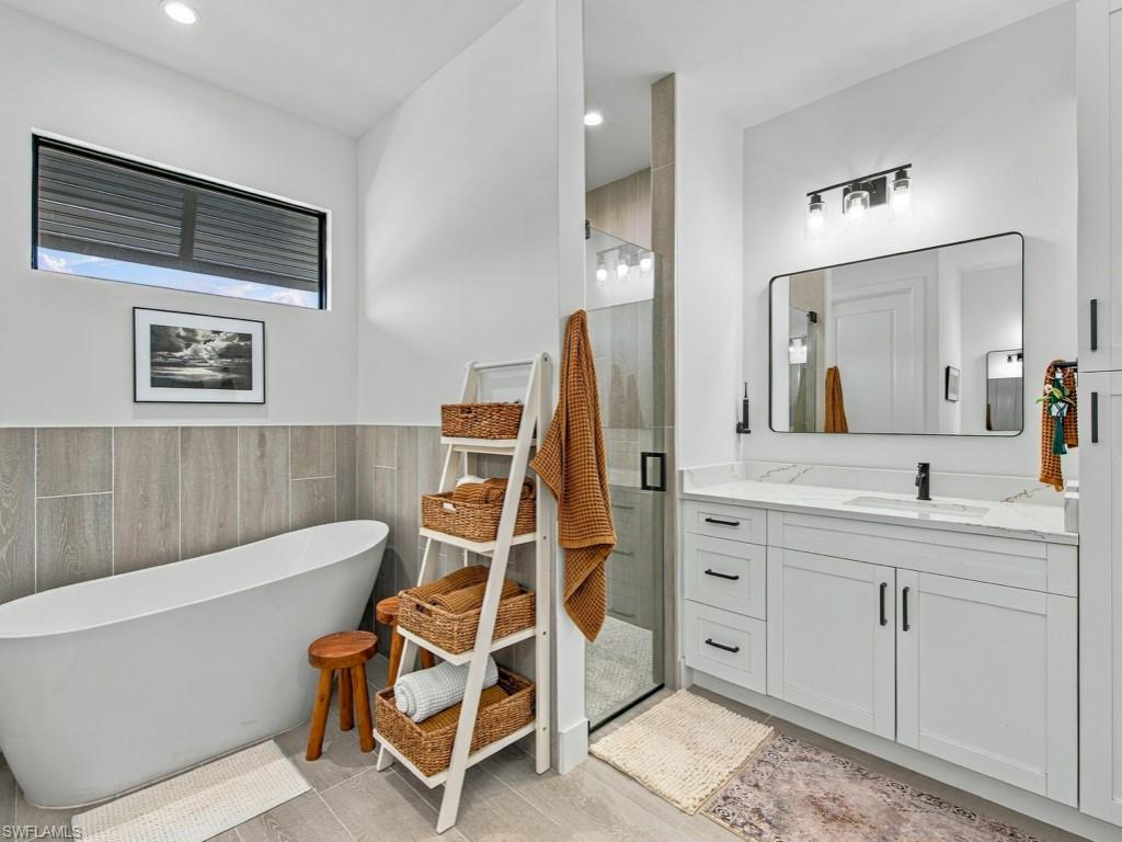 MARCO BEACH - Residential