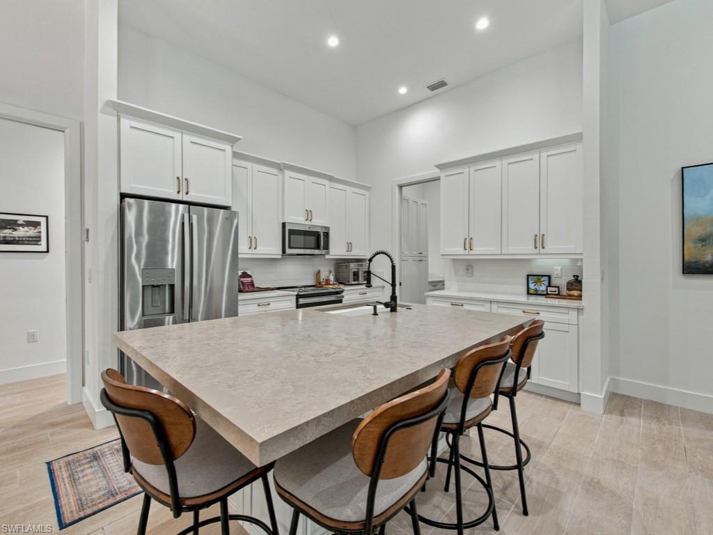 MARCO BEACH - Residential