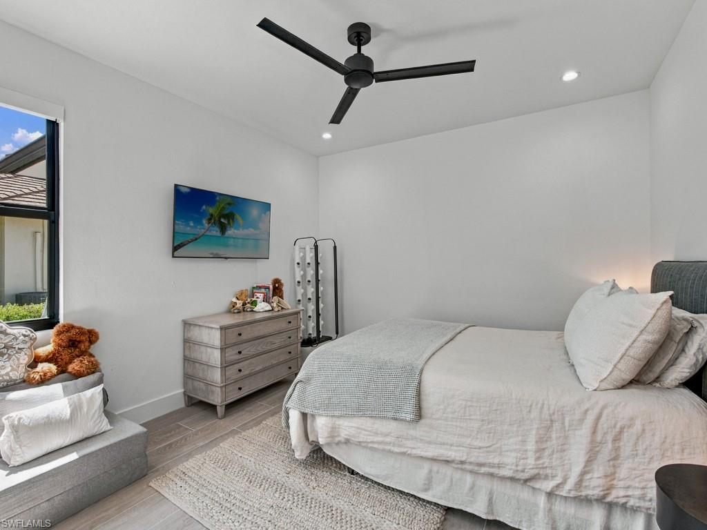 MARCO BEACH - Residential