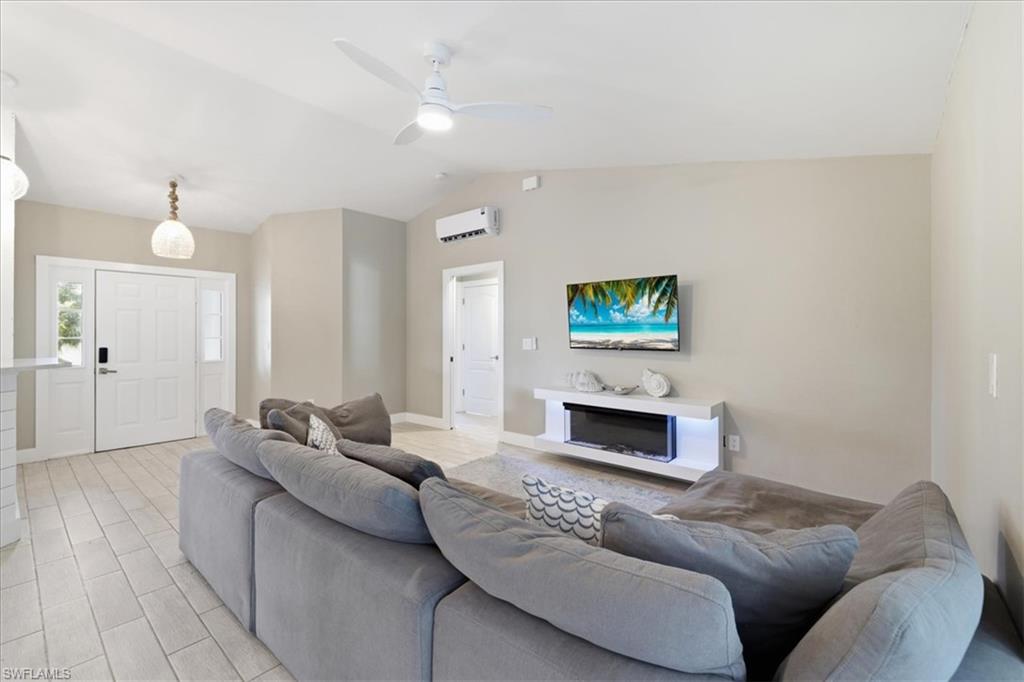 CHARLOTTE SHORES - Residential