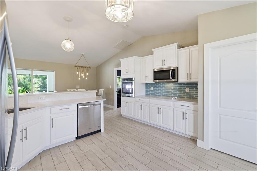 CHARLOTTE SHORES - Residential