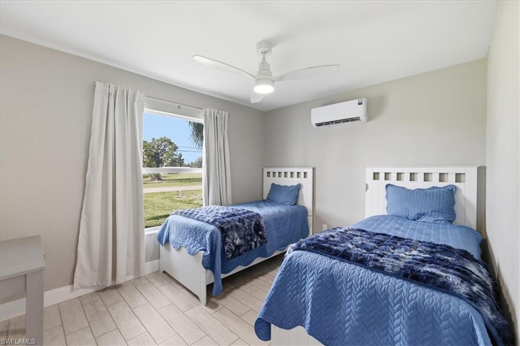 CHARLOTTE SHORES - Residential