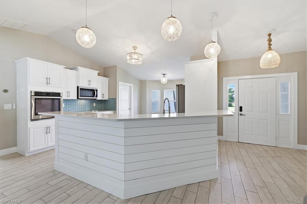 CHARLOTTE SHORES - Residential