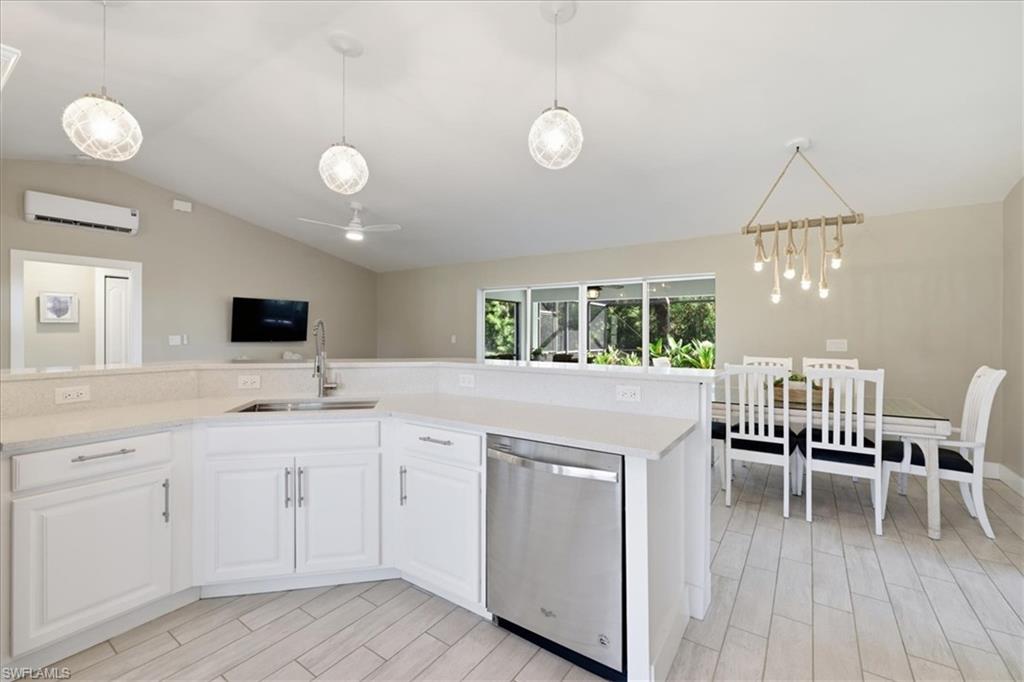 CHARLOTTE SHORES - Residential