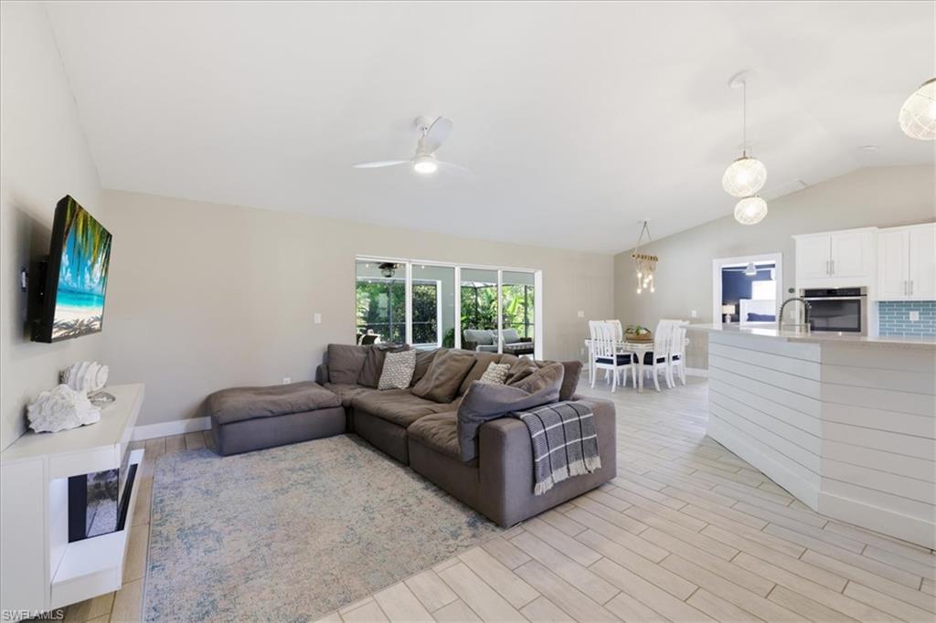 CHARLOTTE SHORES - Residential