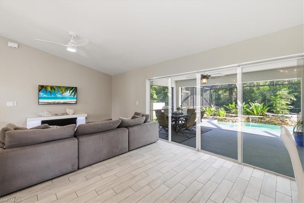 CHARLOTTE SHORES - Residential