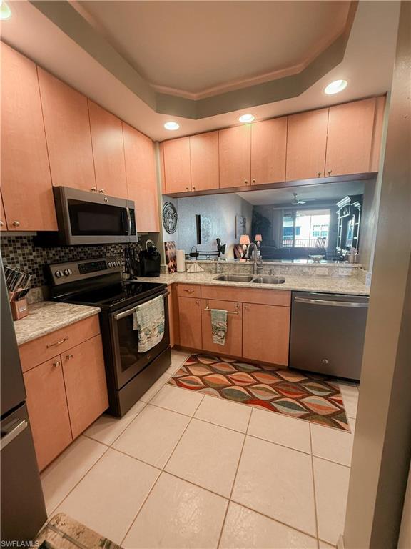 VAN LOON COMMONS - Residential