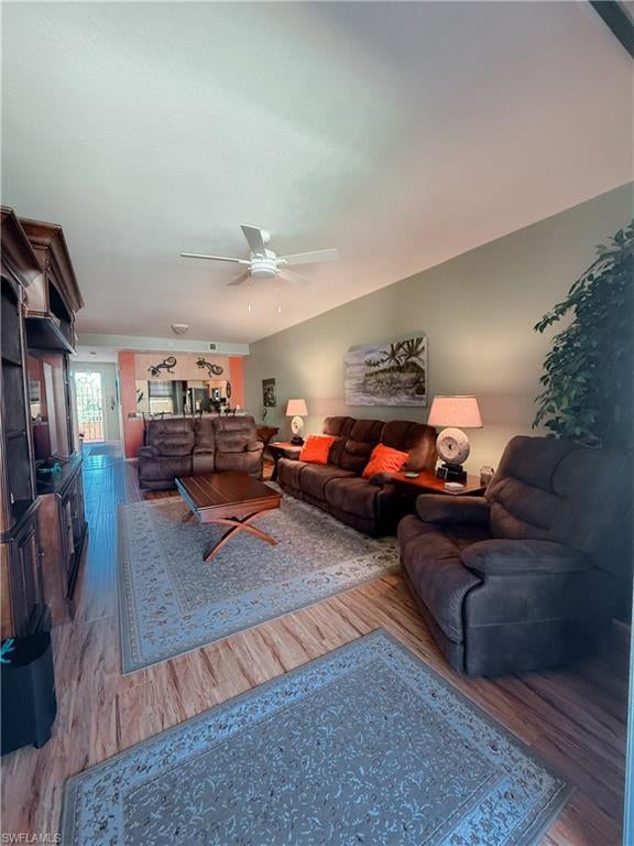 VAN LOON COMMONS - Residential