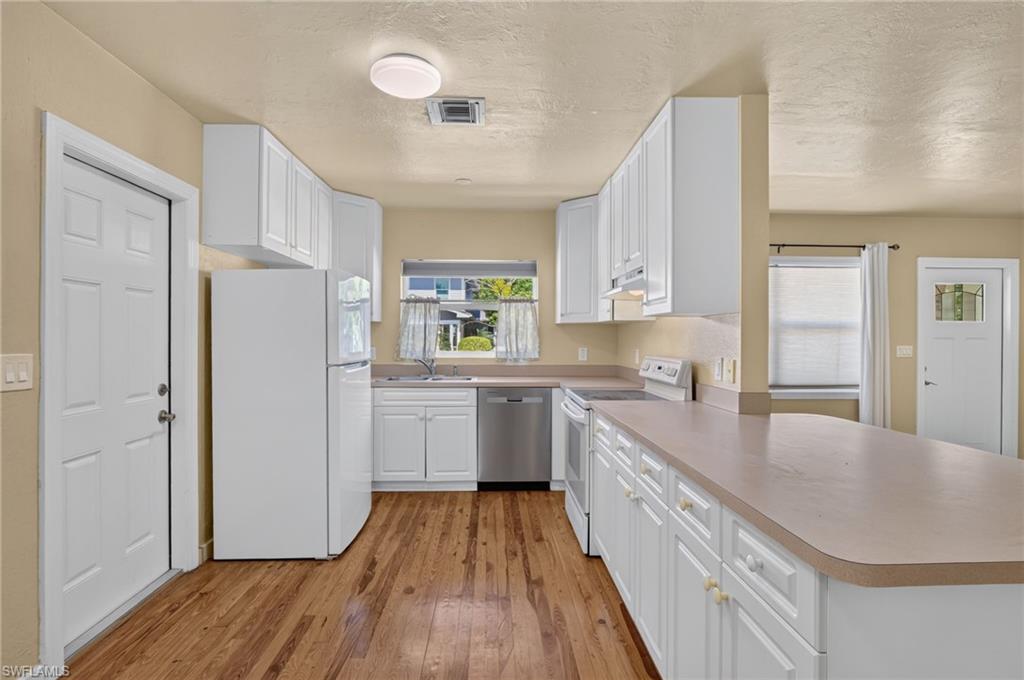 VALENCIA TERRACE - Residential Lease