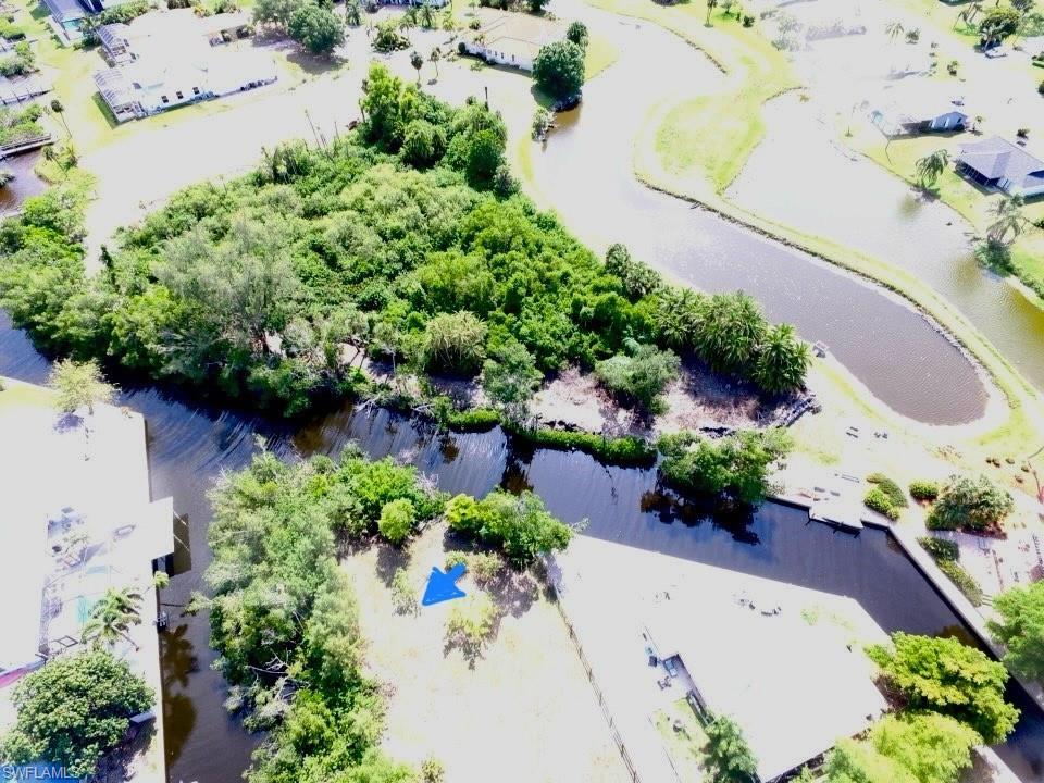 NORTH FORT MYERS - Land