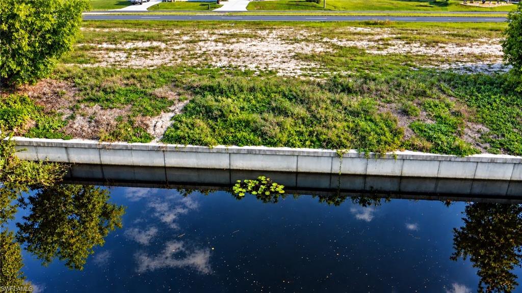 CAPE CORAL - Land