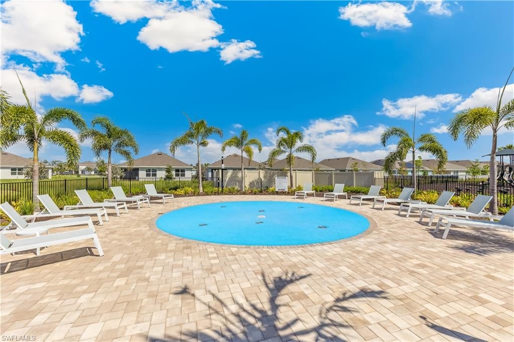 CORAL BAY - Residential