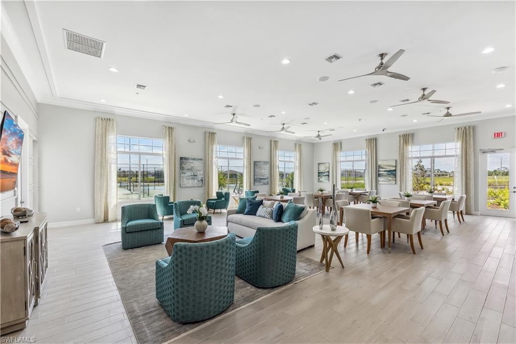 CORAL BAY - Residential