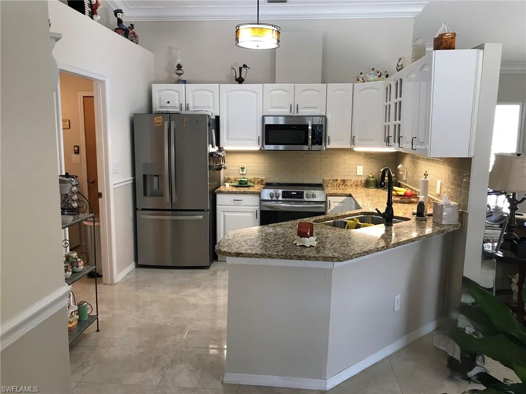 GOLDEN GATE ESTATES - Residential