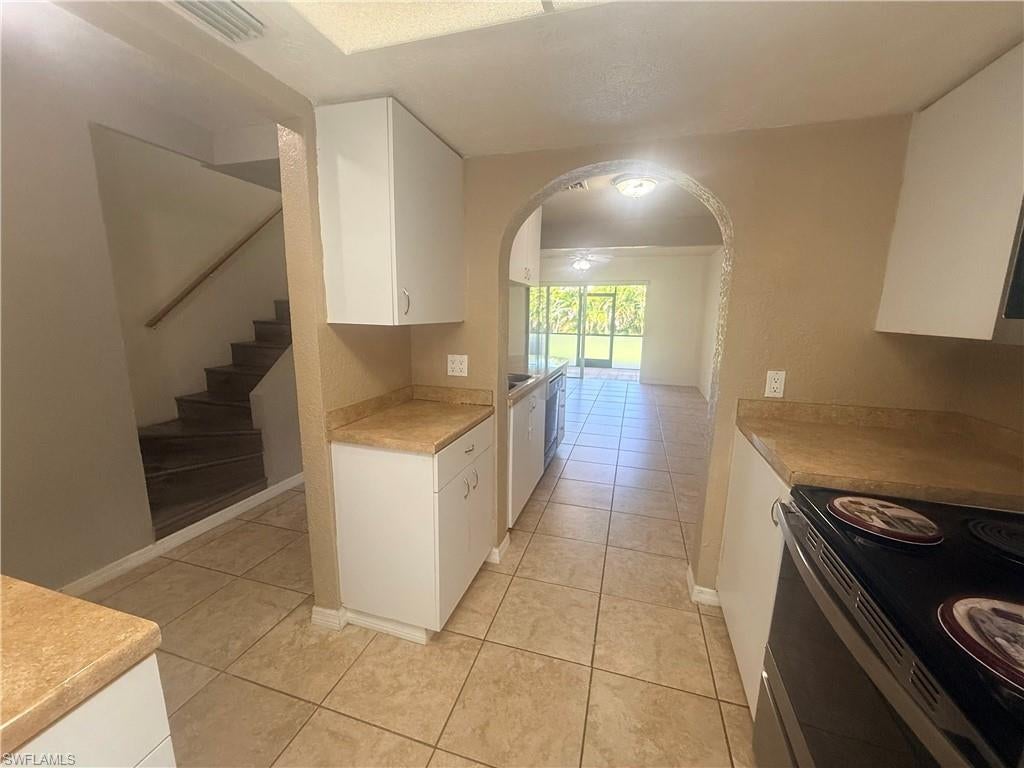 SQUARE ONE CONDO - Residential
