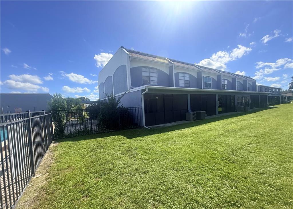 SQUARE ONE CONDO - Residential