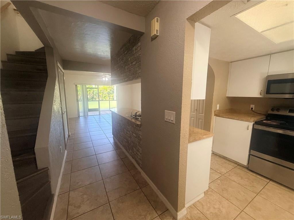SQUARE ONE CONDO - Residential