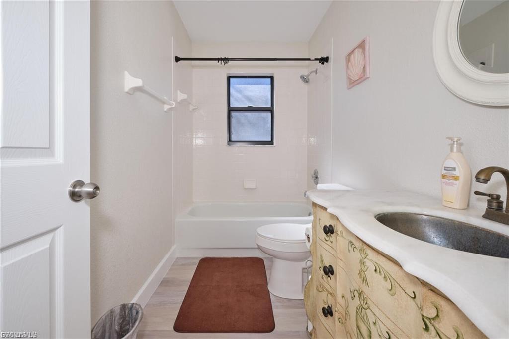 ISLAND PARK VILLAGE - Residential Lease
