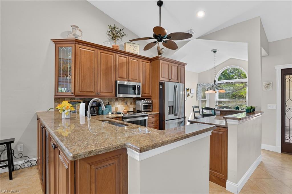 KELLY GREENS - Residential
