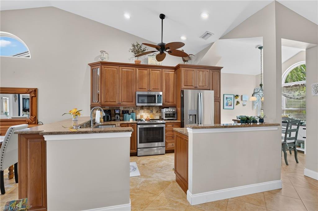KELLY GREENS - Residential