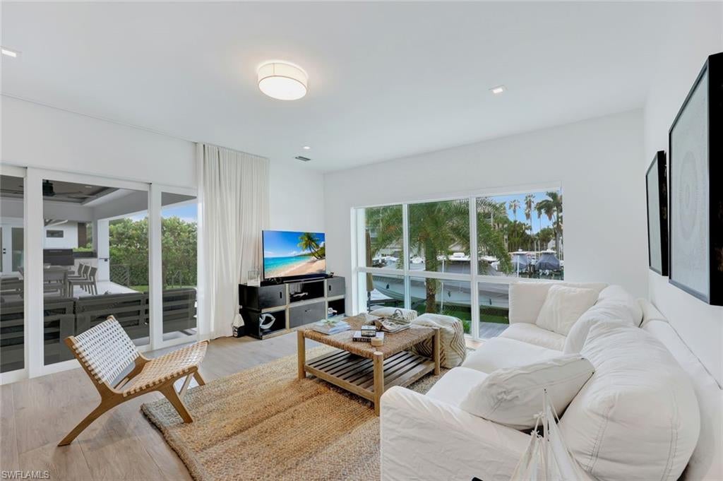 MARCO ISLAND - Residential