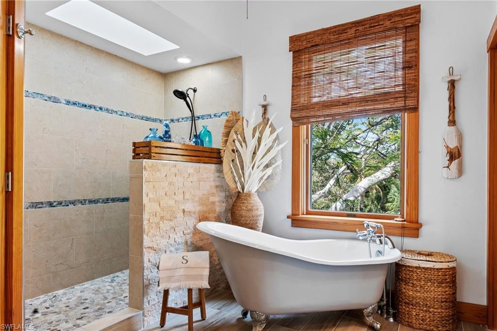 PINE ISLAND - Residential