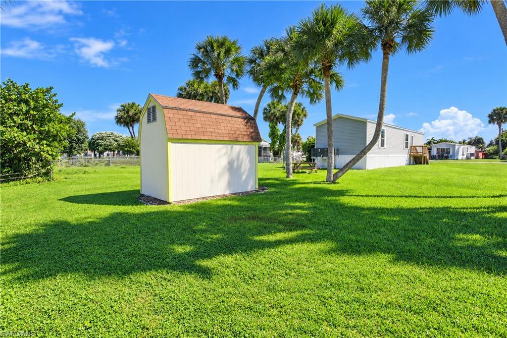 COCONUT GROVE - Residential