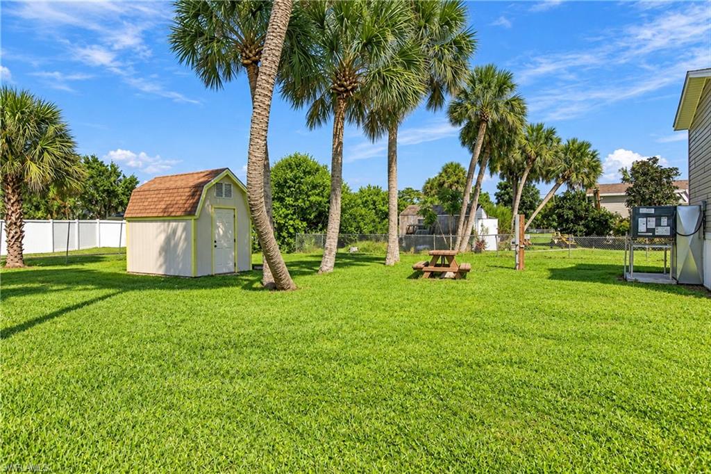 COCONUT GROVE - Residential