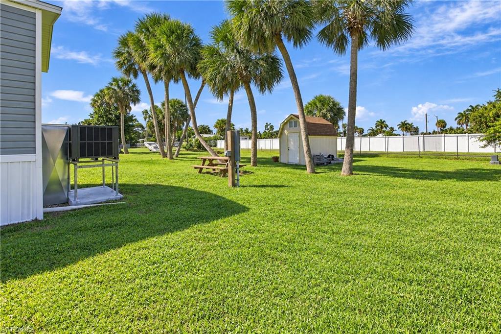 COCONUT GROVE - Residential